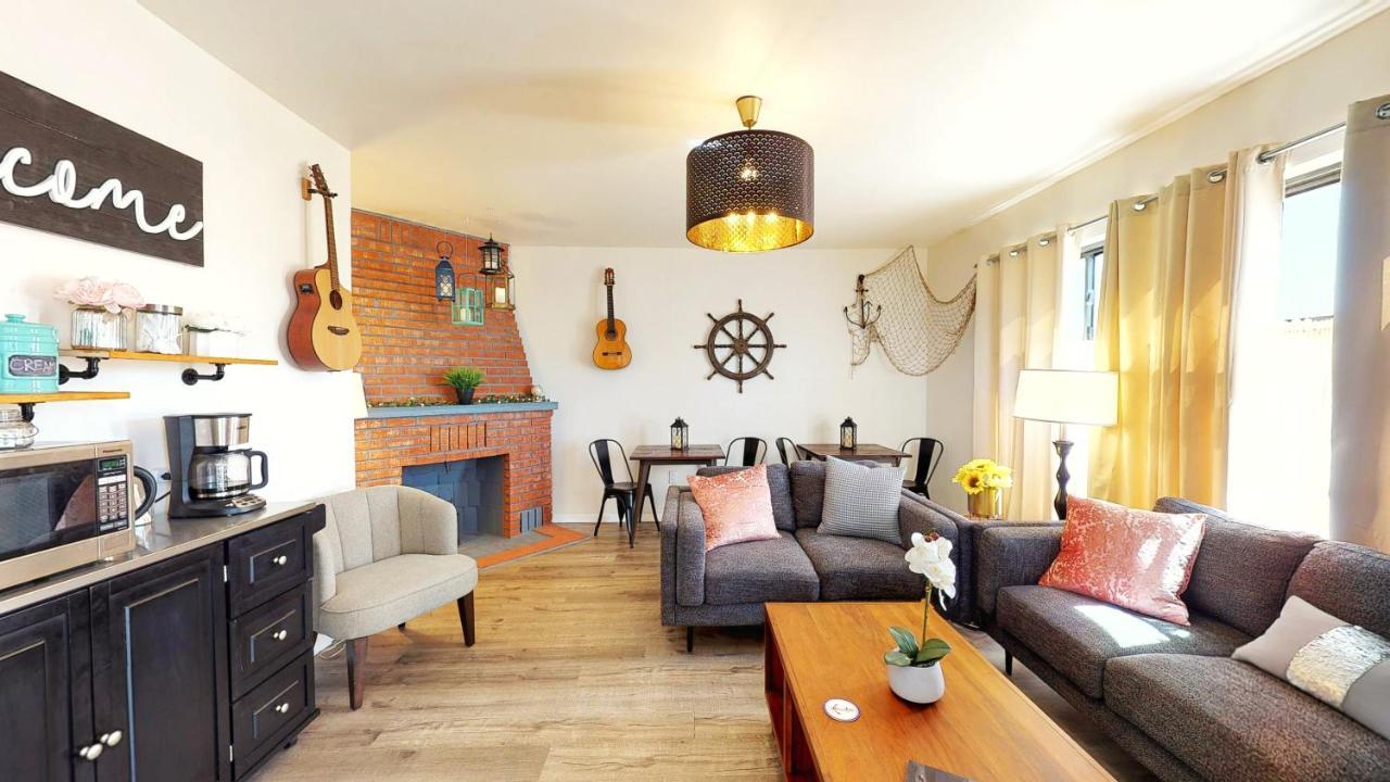 Anchor Pointe Inn — Photos 1